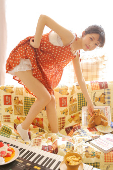 帮老师解开蕾丝奶罩吸乳